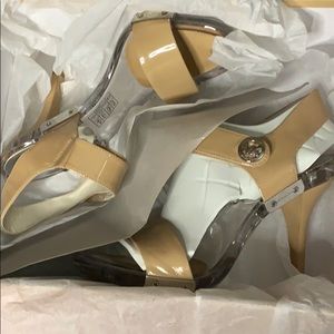Lani Sandal Michael Kors. Size 8 nude. Clear heel